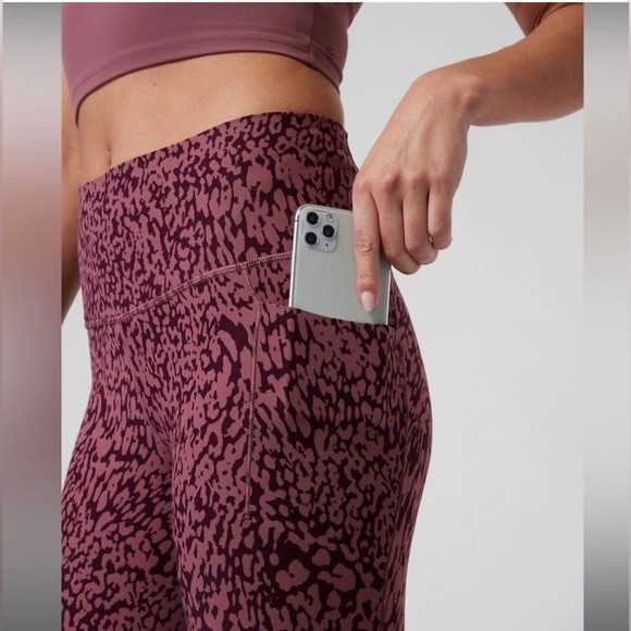 Athleta Salutation Stash Pocket II Printed 7/8 Tight - Picture 3 of 4